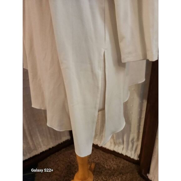 T22 Nvelop asymmetrical cream top - Picture 4 of 13